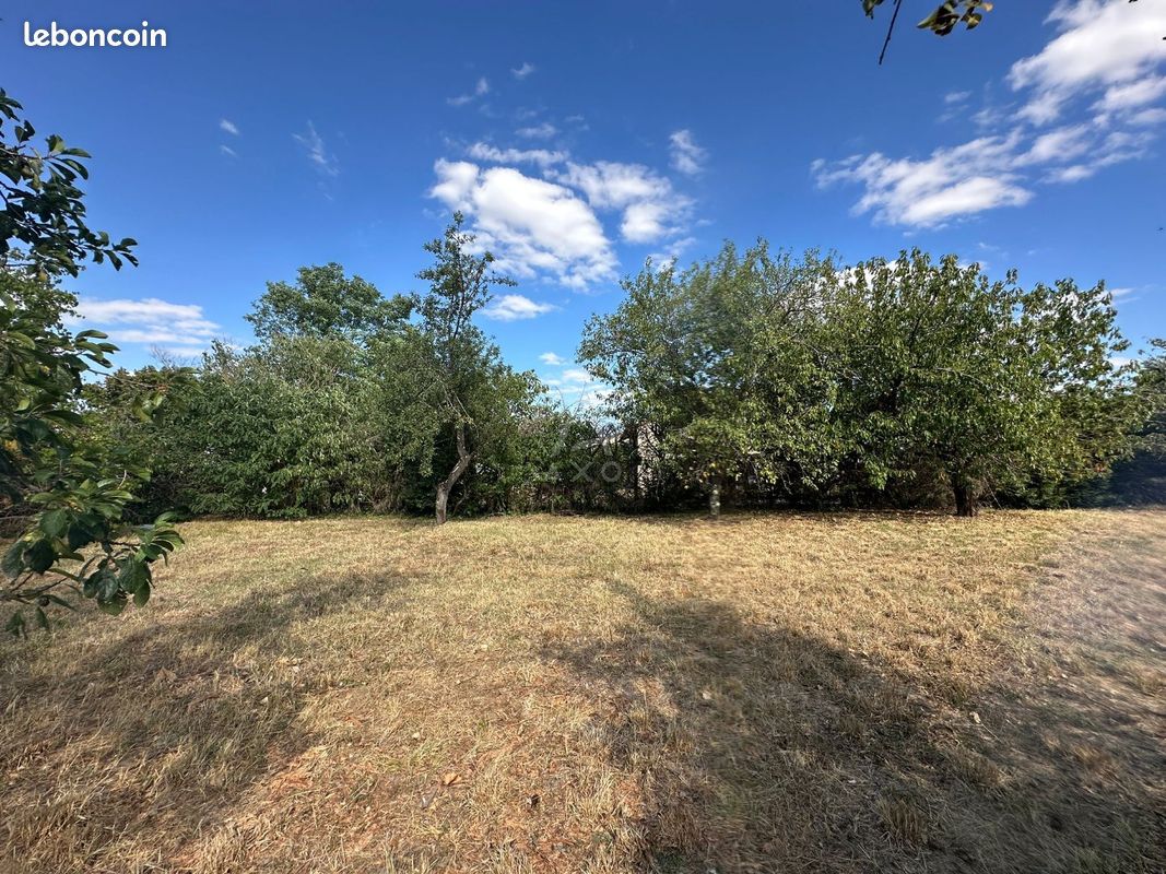 Terrain 676 m² PINS-JUSTARET · 162 000 €