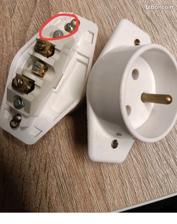 Prise électrique Avec Terre Jupiter Legrand Blanc Réf 810 57 - Neuve De Stock