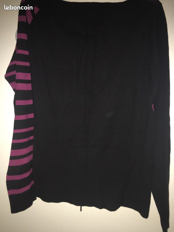 Pull noir et rose (image 2)
