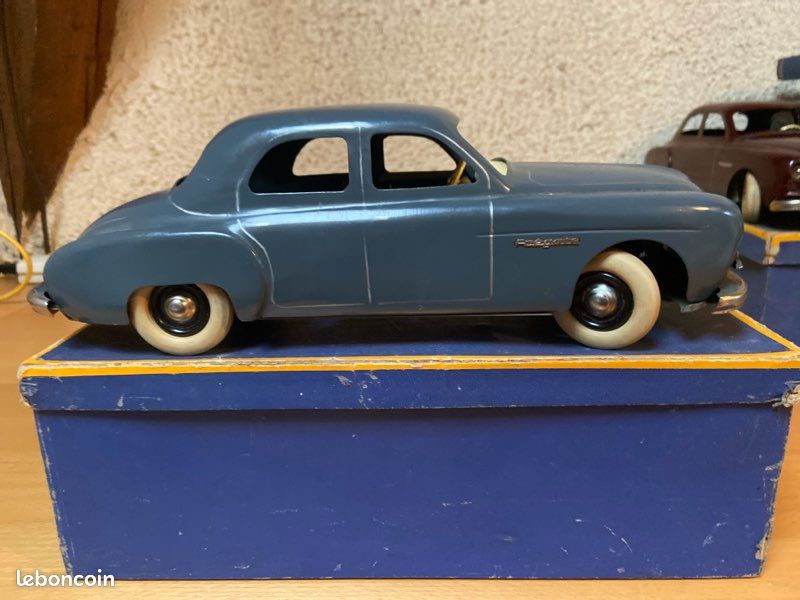 Classic Sun-screen Renault Frégate (1951-1960