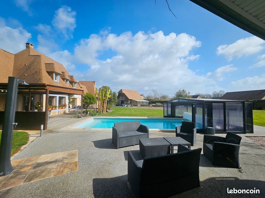 Maison 8 pièces 180 m² · à Beuzeville · 180 m² · 585 000 €