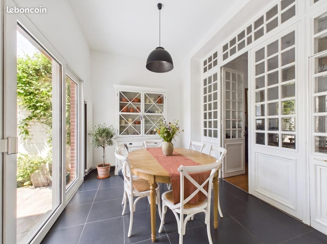 Maison 9 pièces 240 m² (image 3)
