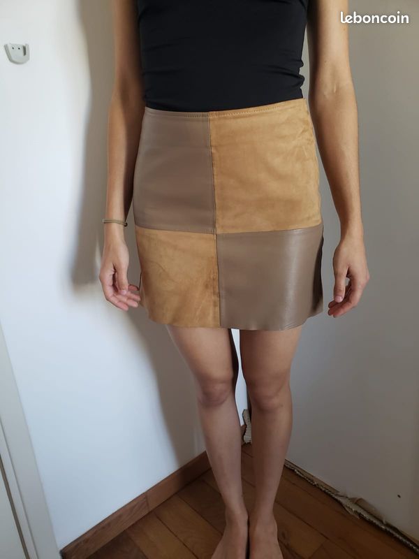 Jupe Zara neuve en simili taille S (Neuf avec emballage d'origine) à