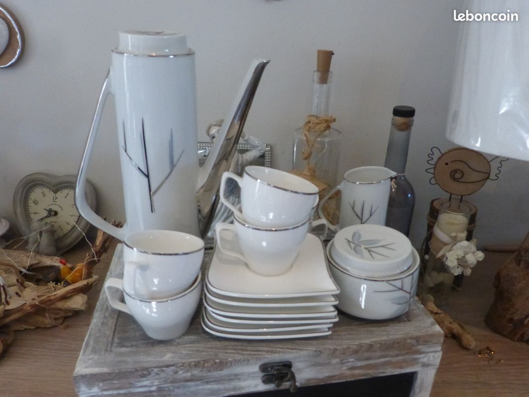Service à café en porcelaine, 6 tasses et sous tasses (image 2)