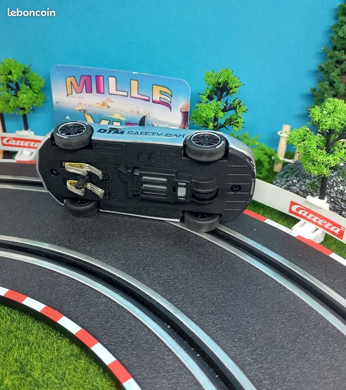 Voiture pour circuit Carrera AMG Mercedes Safety Car (image 4)