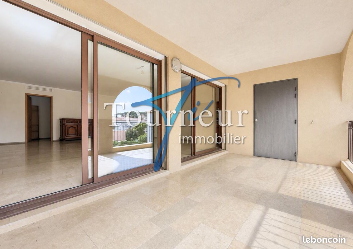 Appartement 3 pièces 112 m² · à Sanary-sur-Mer · 112 m² · 895 000 €