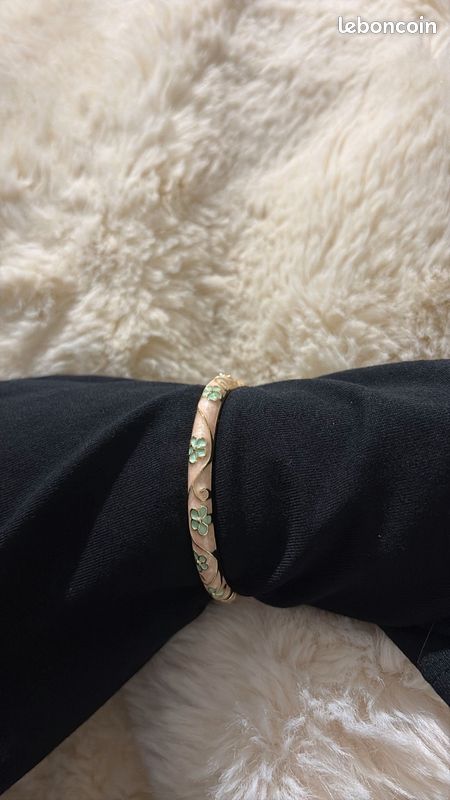 Éclat Doré – Bracelet Fleur Inoxydable (image 10)