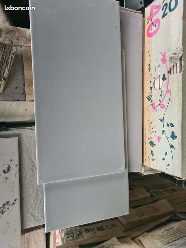 Fayence Salle de bain couleur Taupe Primus Victoria carreaux de 40x20cm (image 1)