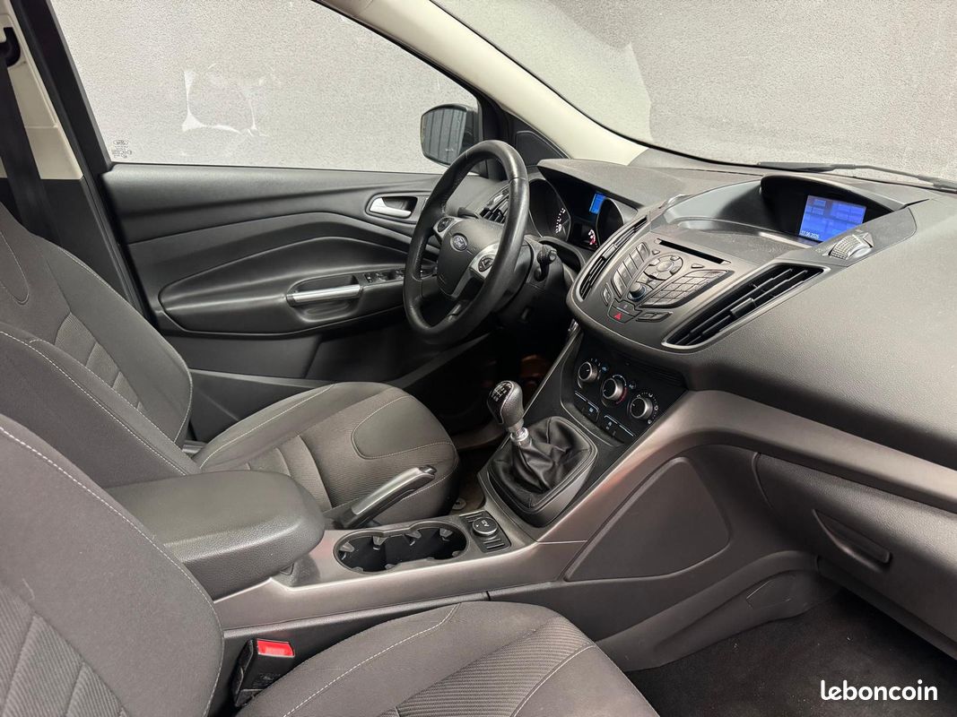 KUGA 1.6 Ecoboost 150cv / 1ere main - Passage Possible à l'éthanol - Révisé et garanti 1 an / 105.000kms / Toit ouvrant panoramique -GPS - clim (image 4)