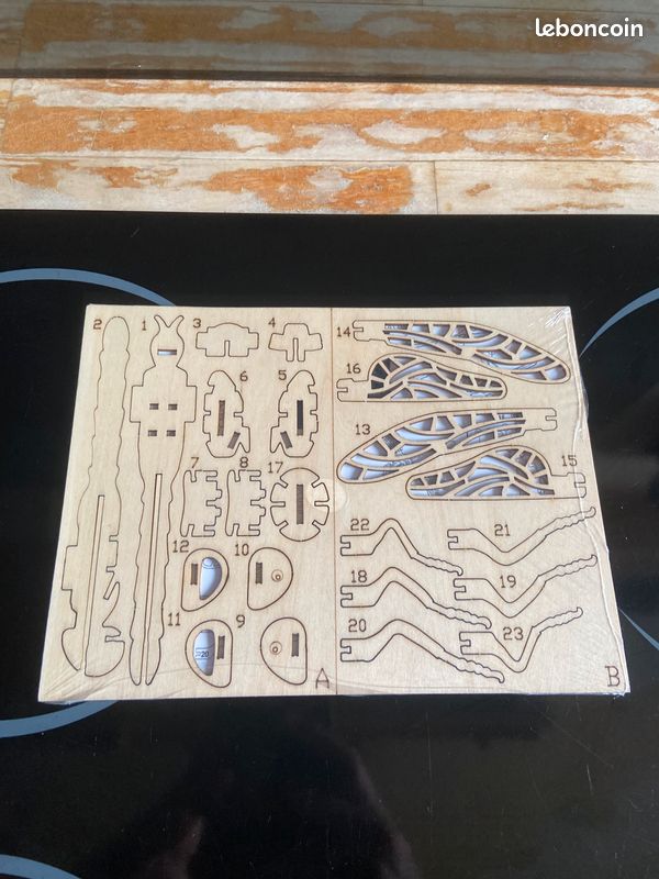 Maquette en bois dans son emballage scellé (image 2)