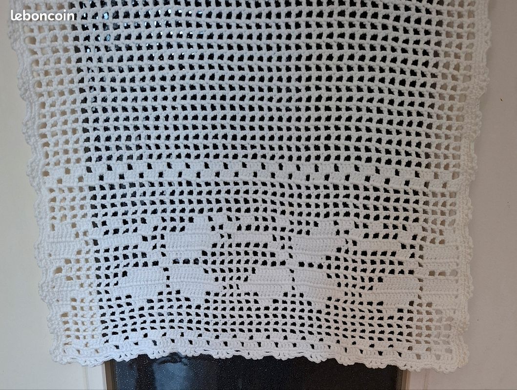 Chemin De Table Ou Rideau Artisanal Art Déco – Crocheté Main, Blanc, Coton, 1,15m X 0,47m