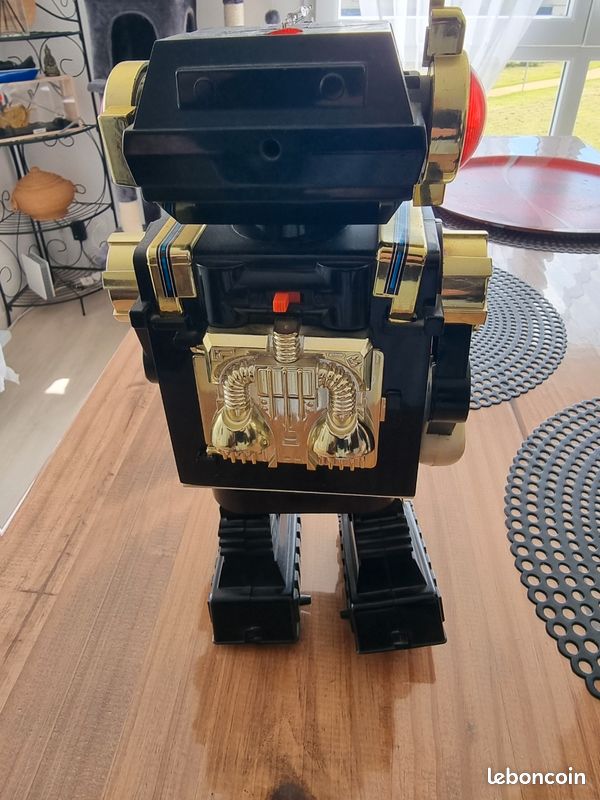 Robot Magnatron 1984 MT2 – Jouet Vintage Des Années 80, Idéal Pour Déco Ou Pièces