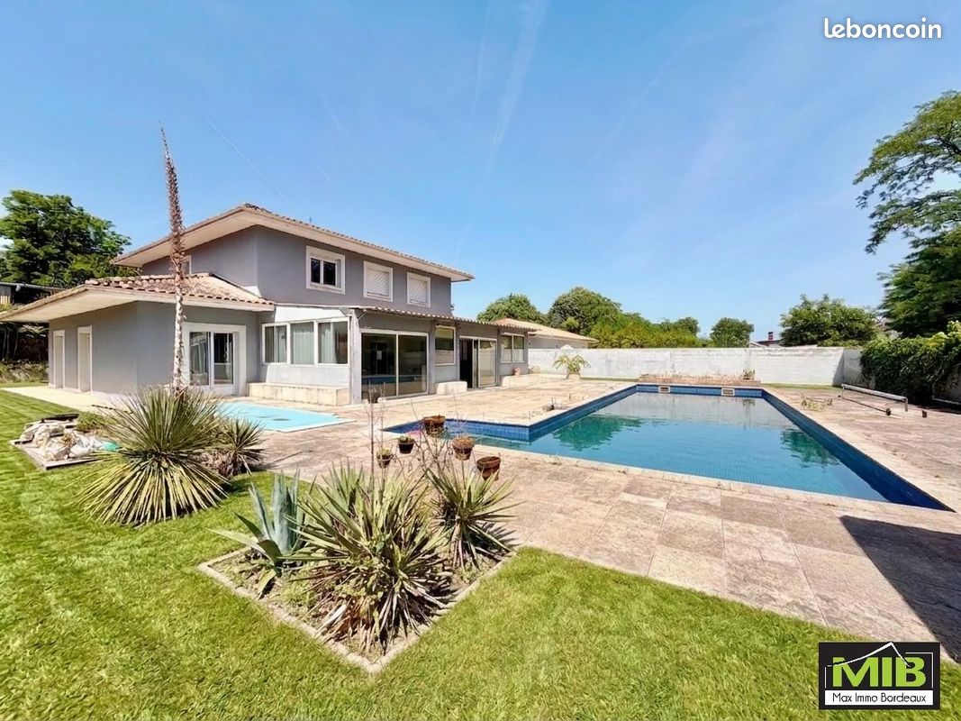 Maison 7 pièces 320 m² · à Podensac · 320 m² · 367 500 €