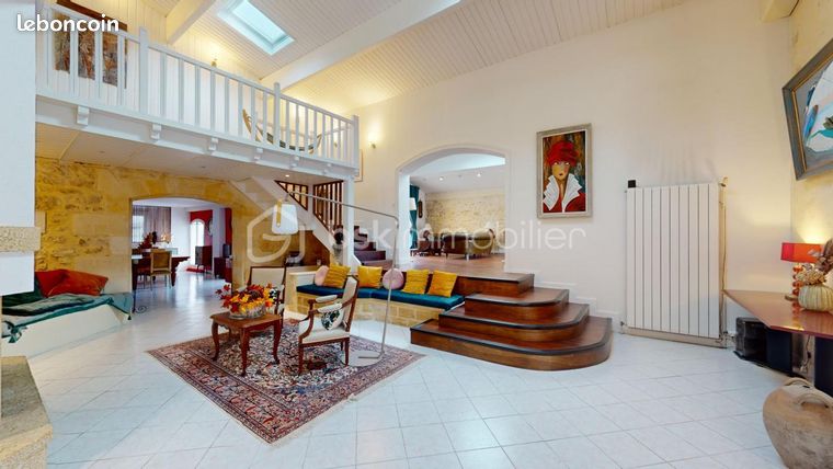 Maison 10 pièces 340 m²