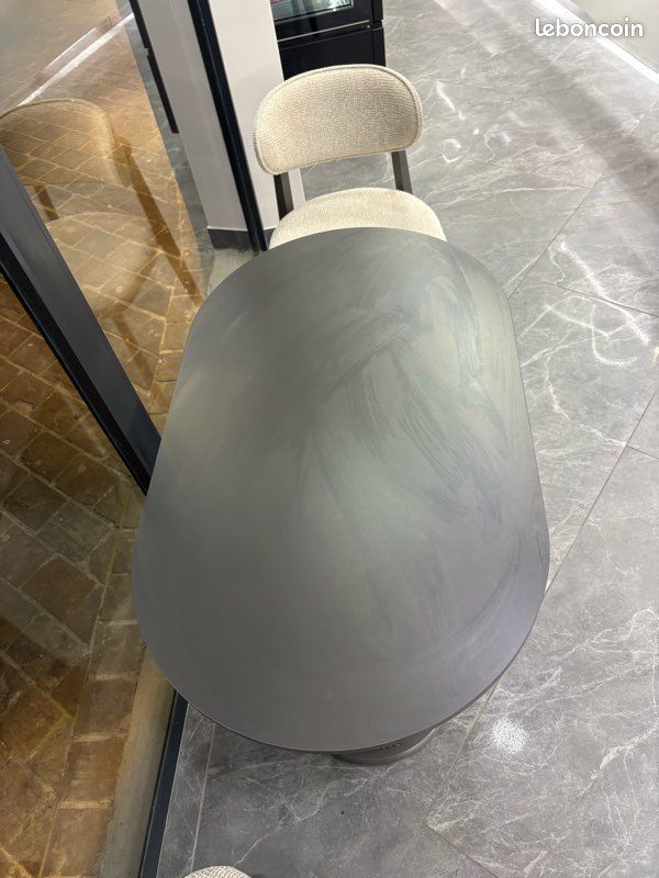 Table (image 4)