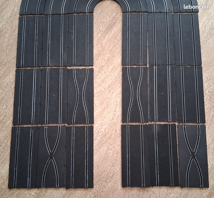 Lot de 27 rails permettant la prolongation d'un 6 pistes pour circuit de voitures électrique JOUEF de 2ème génération (image 3)