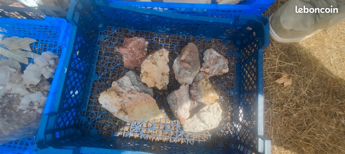 MINÉRAUX DIVERS (plus de 150 pièces) (image 12)