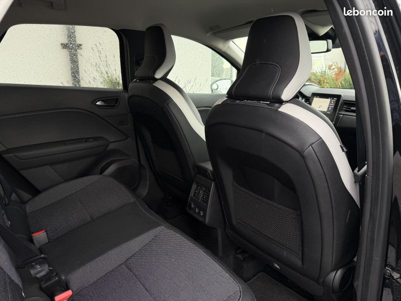 Renault CAPTUR II 1.6 E-TECH HYBRIDE 145 CH INTENS -21 (image 8)