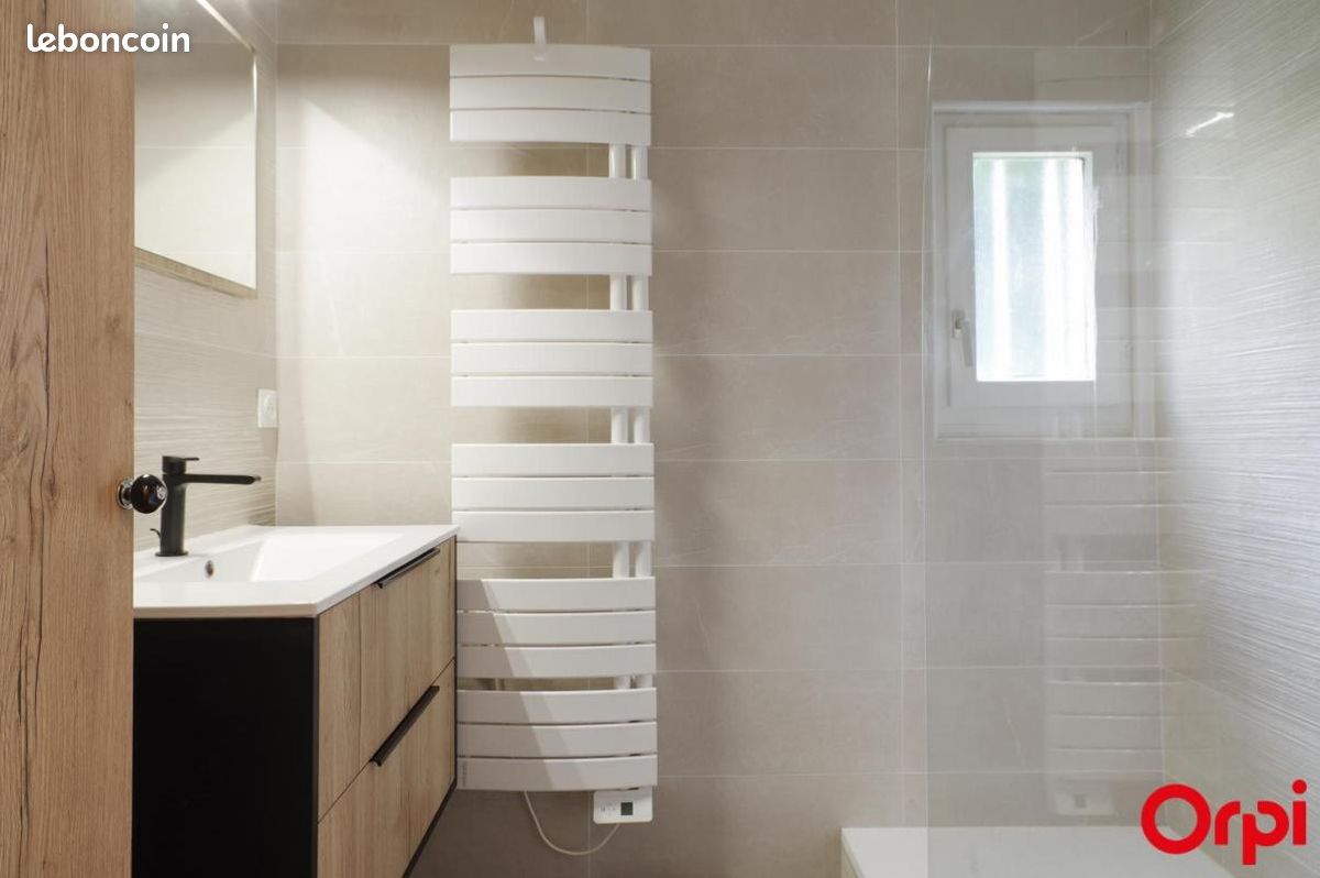 Appartement a louer tassin-la-demi-lune - 5 pièce(s) - 100 m2 - Surfyn