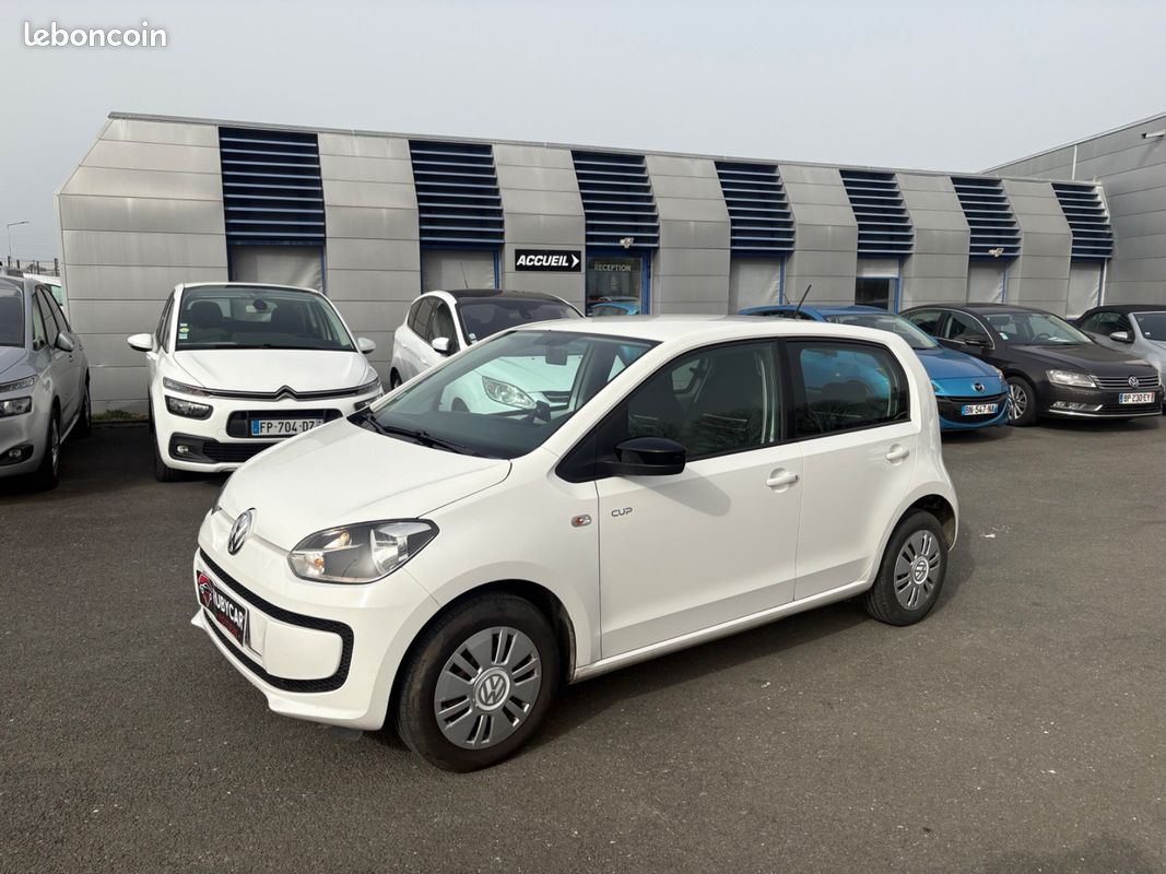 Volkswagen Up 1.0i 12v 60ch PACK CUP 5 PORTES ESSENCE (image 2)