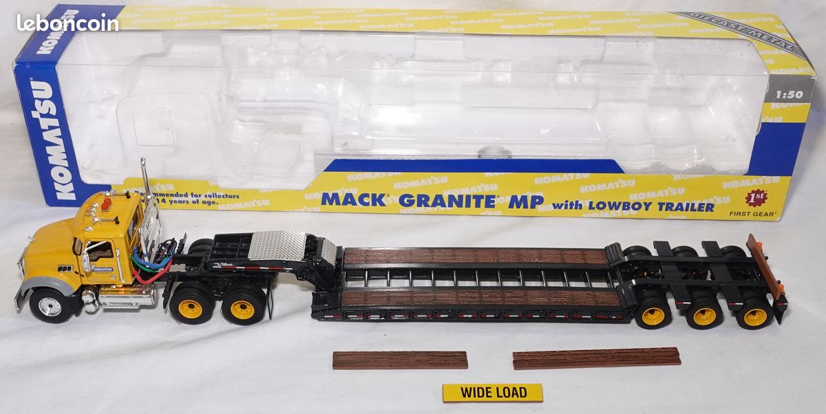 MACK GRANITE W/ Lowboy trailer & Dump Truck Chicago Department 1/50