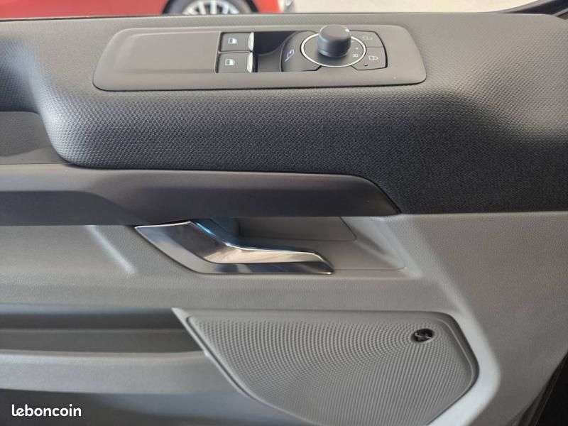 Ford Tourneo Custom 340 L2H1 2.5 Duratec 232ch Hybride rechargeable Titanium X CVT (image 24)