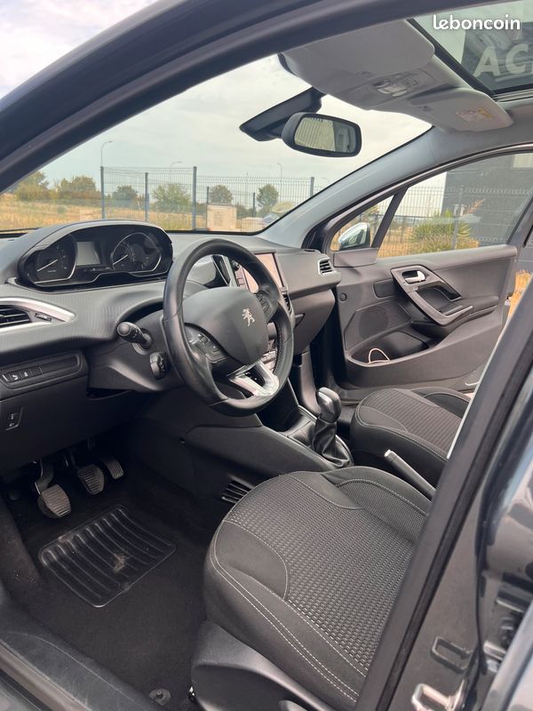 Peugeot 208 1.6 e-HDi 100 ch – 2016 – 151 000 km – 6 500 (image 3)