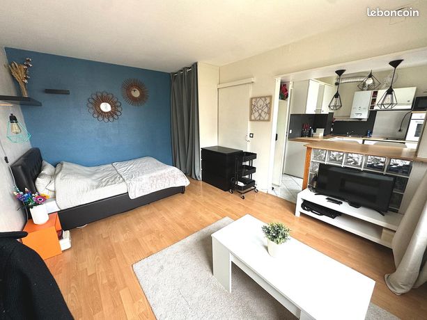 Studio meublé 10 min du RER E- Chauffage et Eau inclus-750 CC