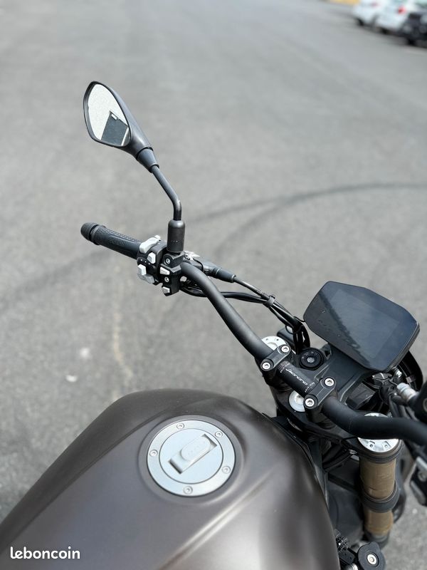 Moto BENELLI Leoncino 800 d'occasion (image 2)