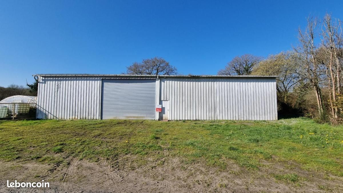 Parking 350 m² · à Callac · 350 m² · 105 000 €