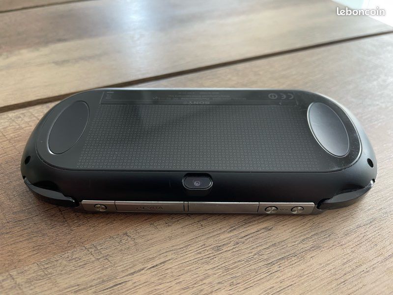 PS Vita 1000 à réparer (image 3)