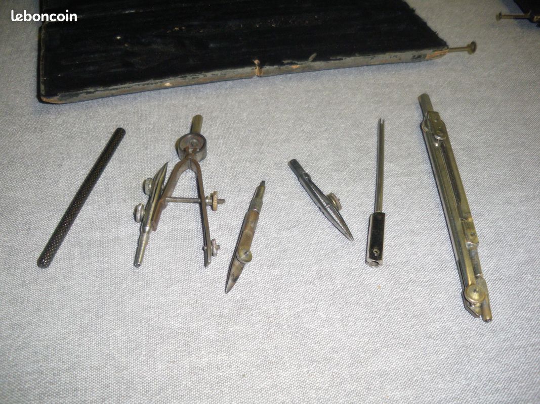 Boite à compas ancienne (image 2)