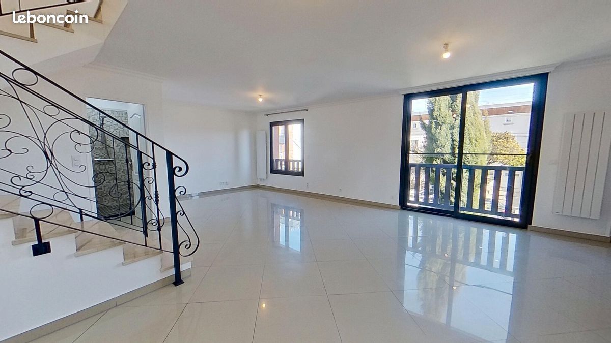 Appartement a louer - 4 pièce(s) - 83 m2 - Surfyn