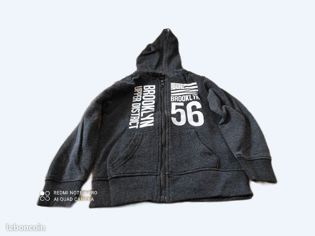 Sweat à capuche 6 ans (image 1)