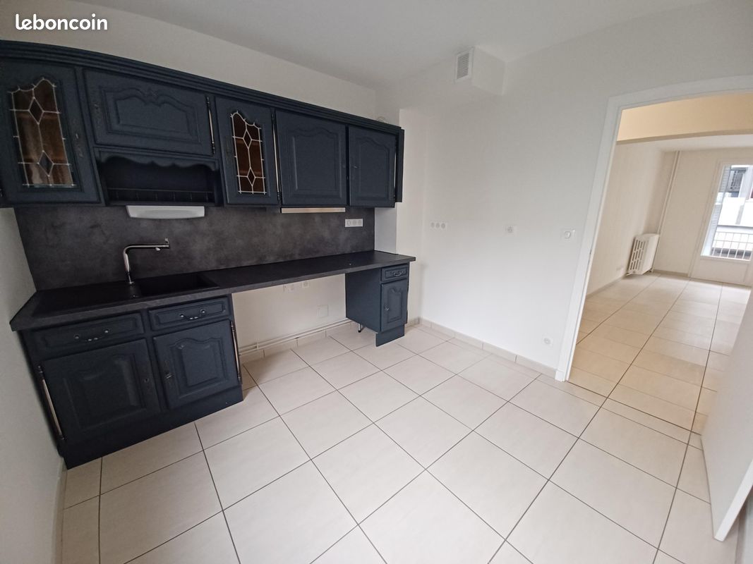 Appartement 4 pièces 79 m² · à Aurillac · 79 m² · 800 €/mois