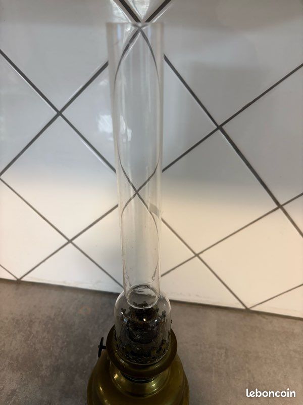 Lampe à huile antique en laiton avec verre : décoration de table vintage - Canada