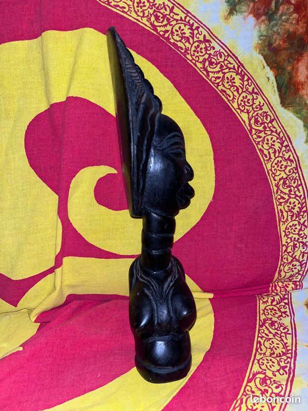 Buste de femme en bois (image 2)