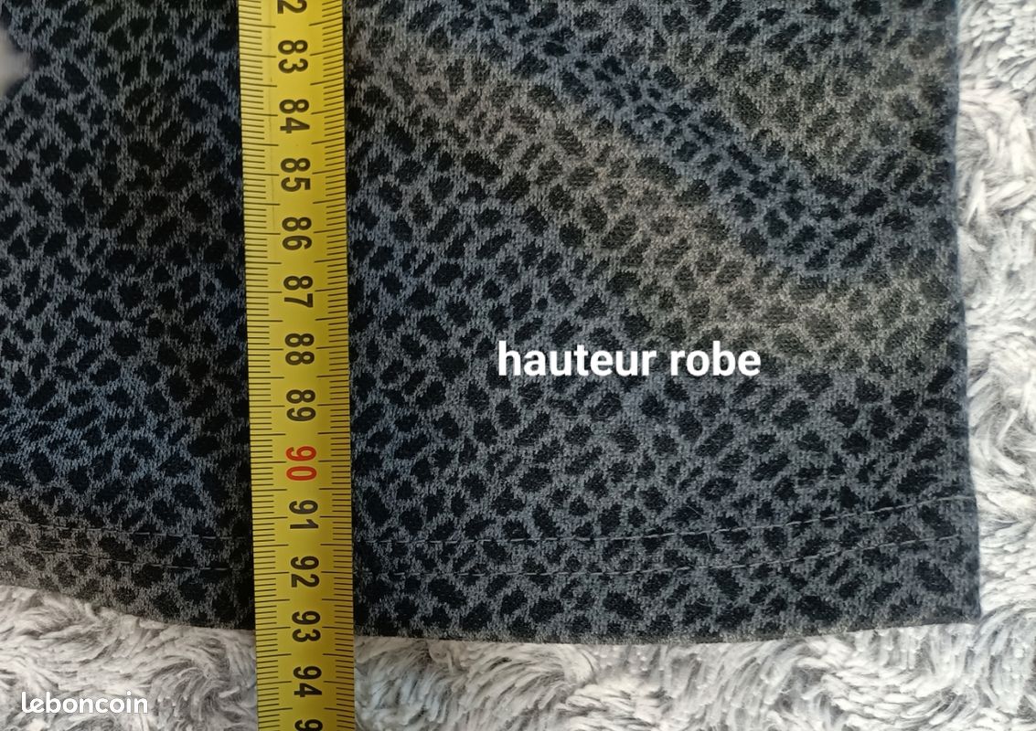 Robe OBJECT en Gris Chiné | ABOUT YOU