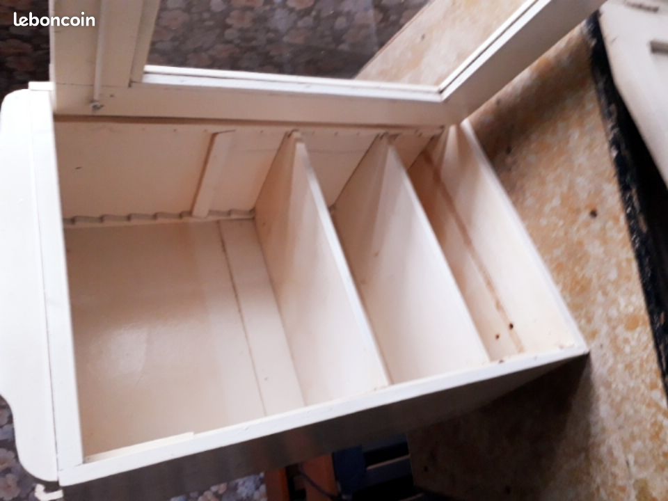 Petite armoire de pharmacie et placard (image 2)