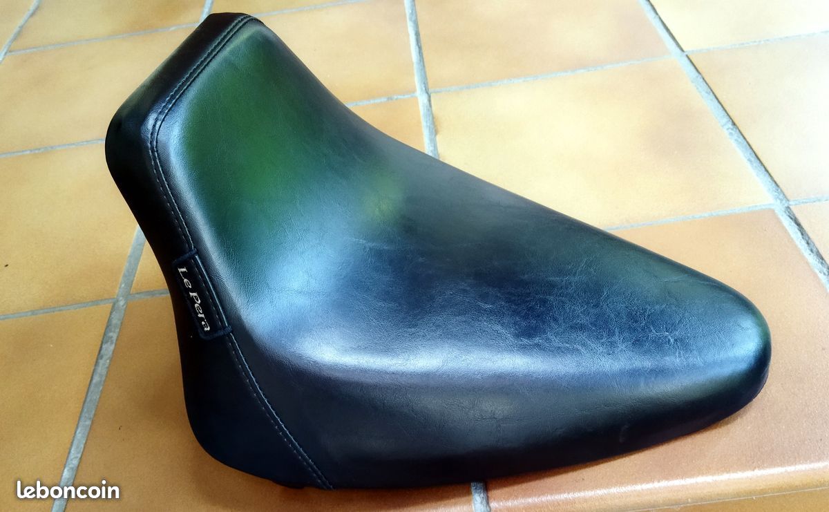 Selle solo Le Pera Bare Bones noire absolument neuve Pour Harley Davidson Softail (image 1)