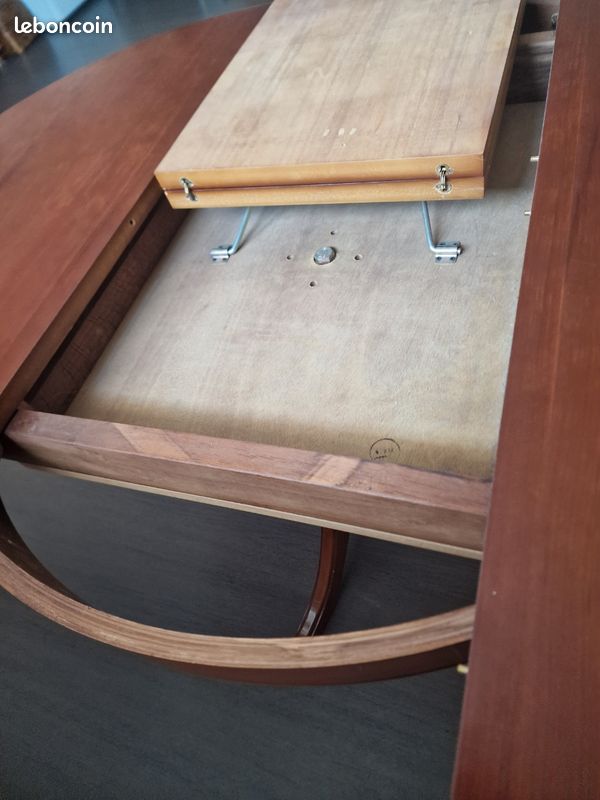Table ronde et ovale + chaises (image 5)
