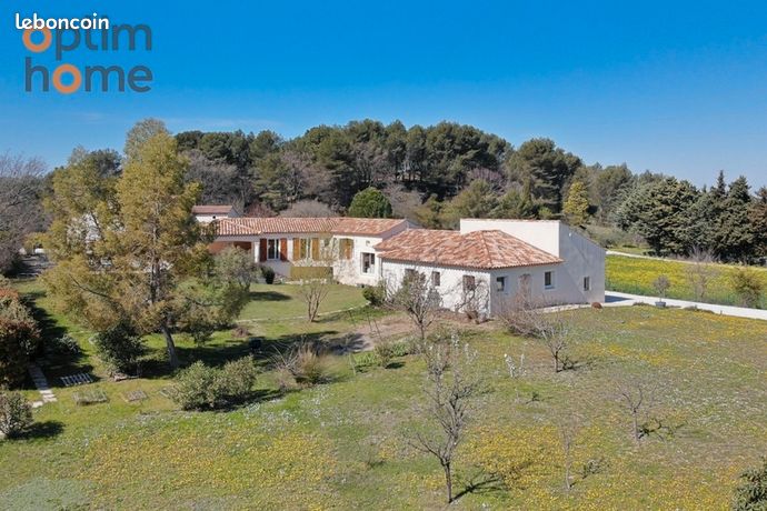 Maison 8 pièces 238 m²