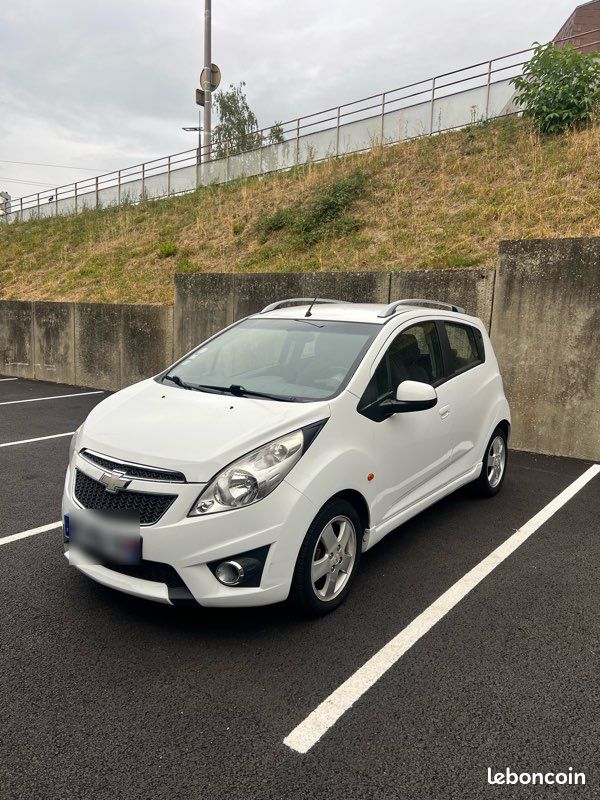 Chevrolet Spark 1.2 82ch Essence 2011 (image 1)
