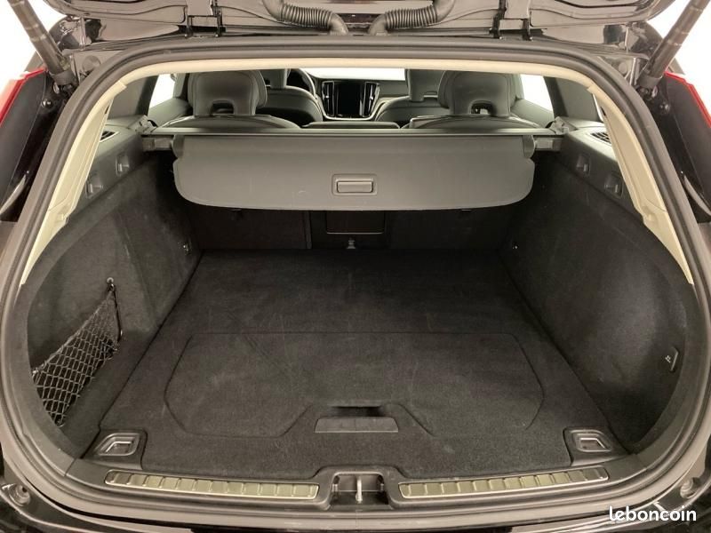 Volvo V60 B4 197ch Ultra Style Dark DCT 7 (image 6)