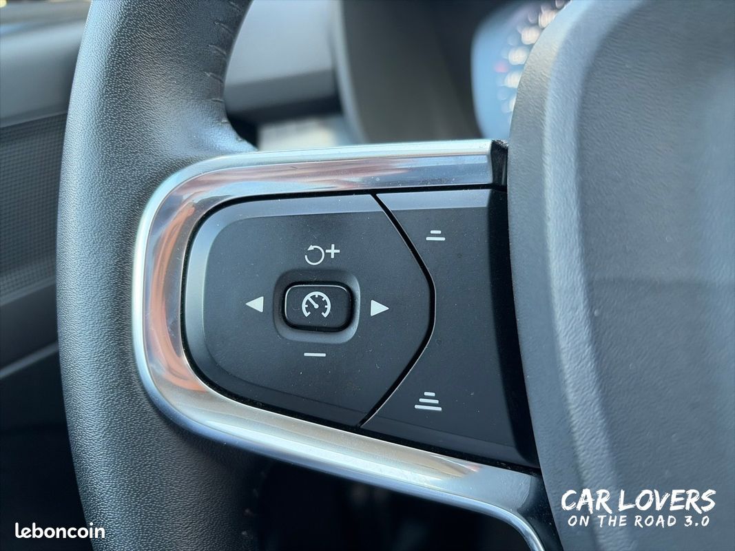 VOLVO XC40 D3 AdBlue 150 ch Geartronic 8 Momentum (image 23)