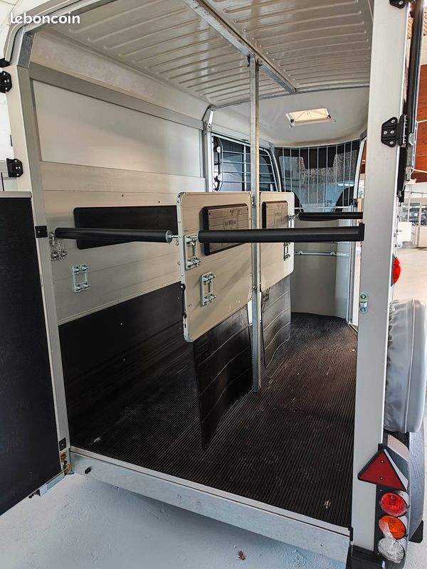 EN STOCK van à chevaux 2 places Ifor Williams HBX506 (image 4)