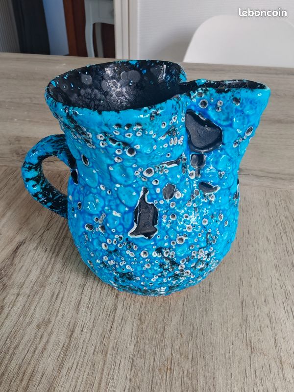 Pichet / broc vintage en céramique émaillée "Écume de mer" bleu turquoise – Années 60/70 style Vallauris / Fat Lava (image 1)