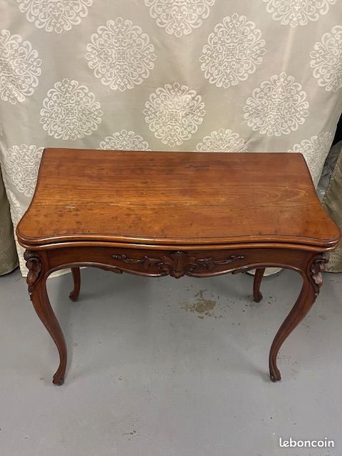Table de jeu ancienne (image 1)