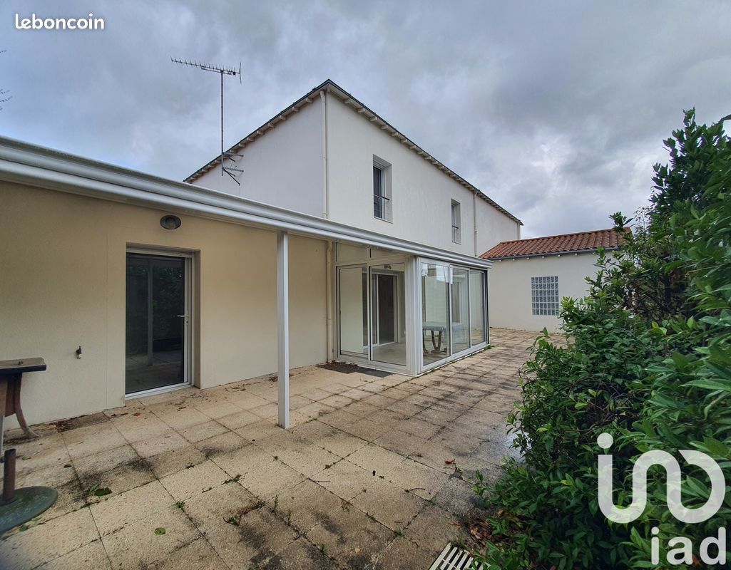 Maison 4 pièces 116 m² · à Essarts-en-Bocage · 116 m² · 234 000 €