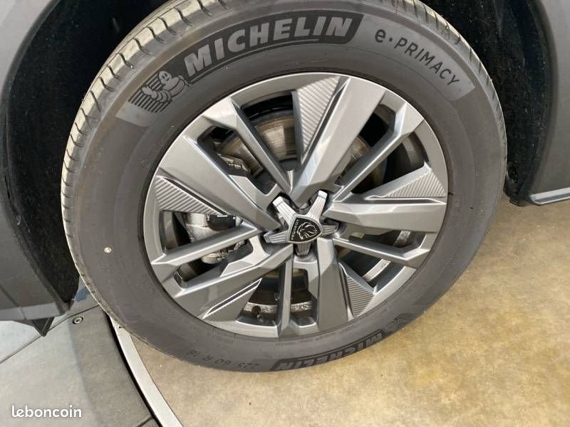 Peugeot 5008 Hybrid 145 ch e-DCS6 Allure (image 11)